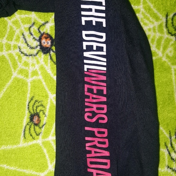 The Devil Wears Prada (3XL) - Picture 3 of 4